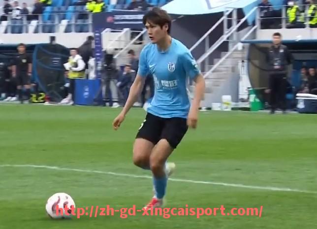 杏彩体育-世俱杯战术调整实例分析：球队如何应对临场变数